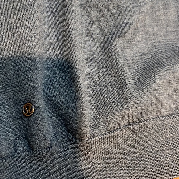 Lululemon sweater - size 6 - Picture 5 of 6